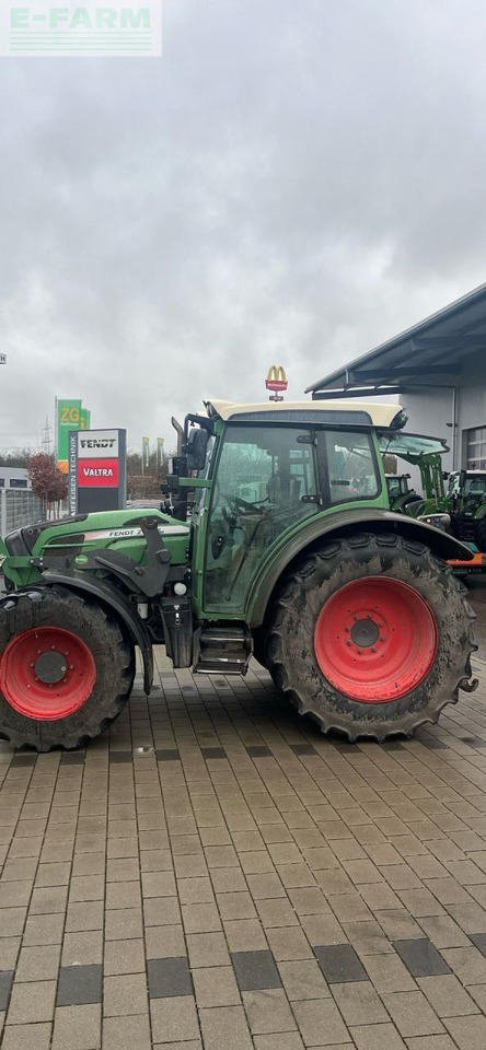 Fendt 211 S - Traktor: gambar 4 Fendt 211 S - Traktor: gambar 4