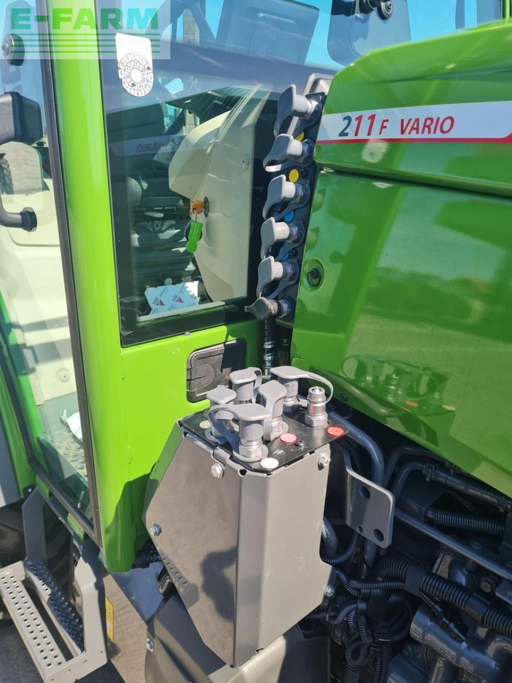 Traktor Fendt 211 vario f F: gambar 19
