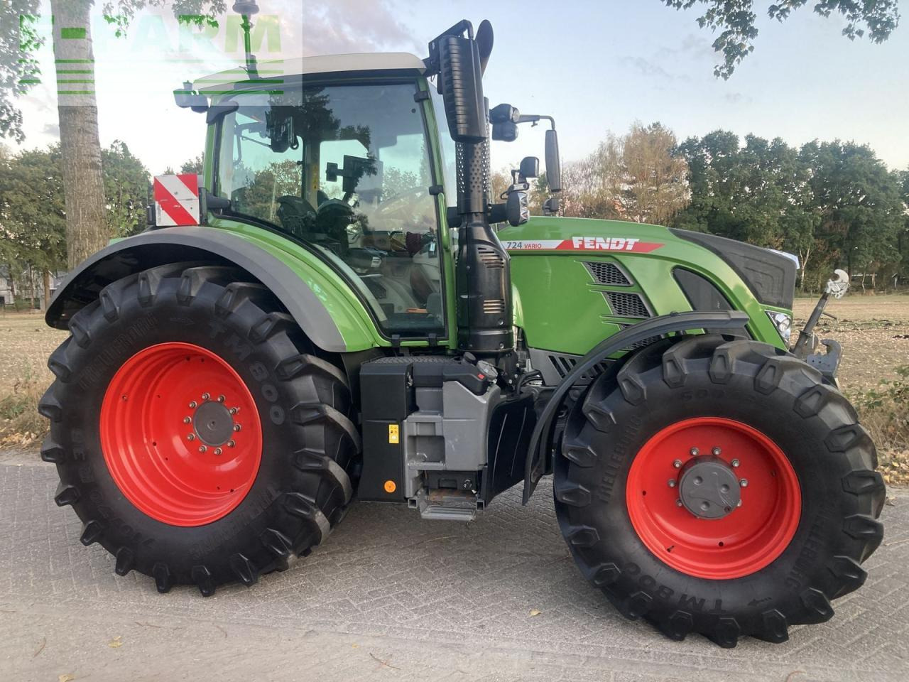 Fendt 724 vario profi+ - Traktor: gambar 3 Fendt 724 vario profi+ - Traktor: gambar 3