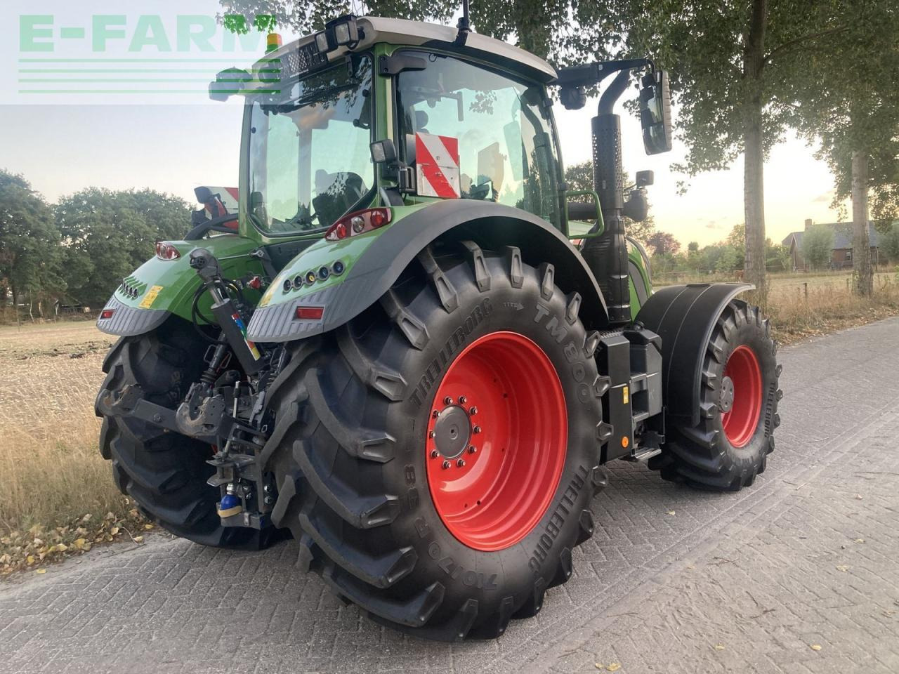 Fendt 724 vario profi+ - Traktor: gambar 4 Fendt 724 vario profi+ - Traktor: gambar 4