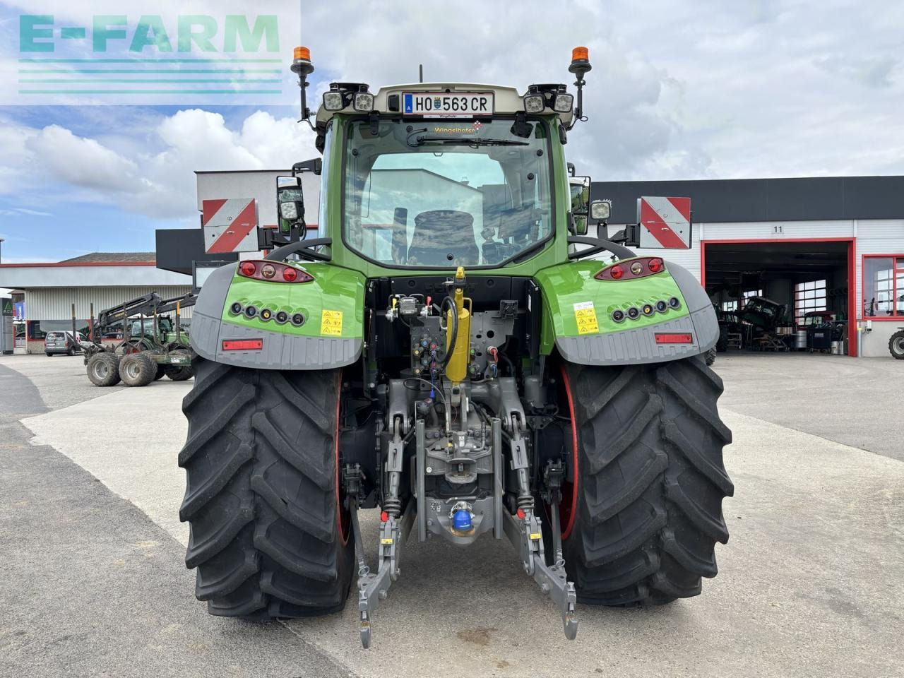 Fendt 724 vario profi+ ProfiPlus - Traktor: gambar 4 Fendt 724 vario profi+ ProfiPlus - Traktor: gambar 4
