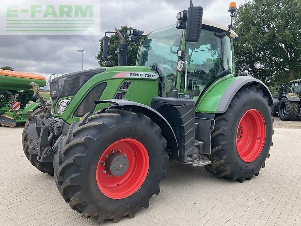 Fendt 724 vario s4 - Traktor: gambar 3 Fendt 724 vario s4 - Traktor: gambar 3