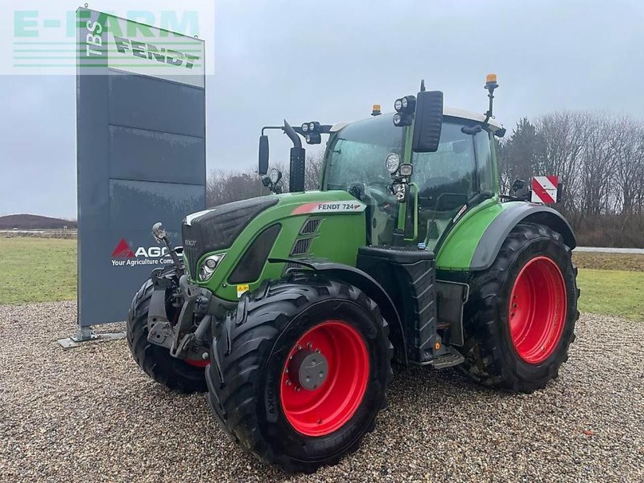 Fendt 724 vario s4 - Traktor: gambar 1 Fendt 724 vario s4 - Traktor: gambar 1
