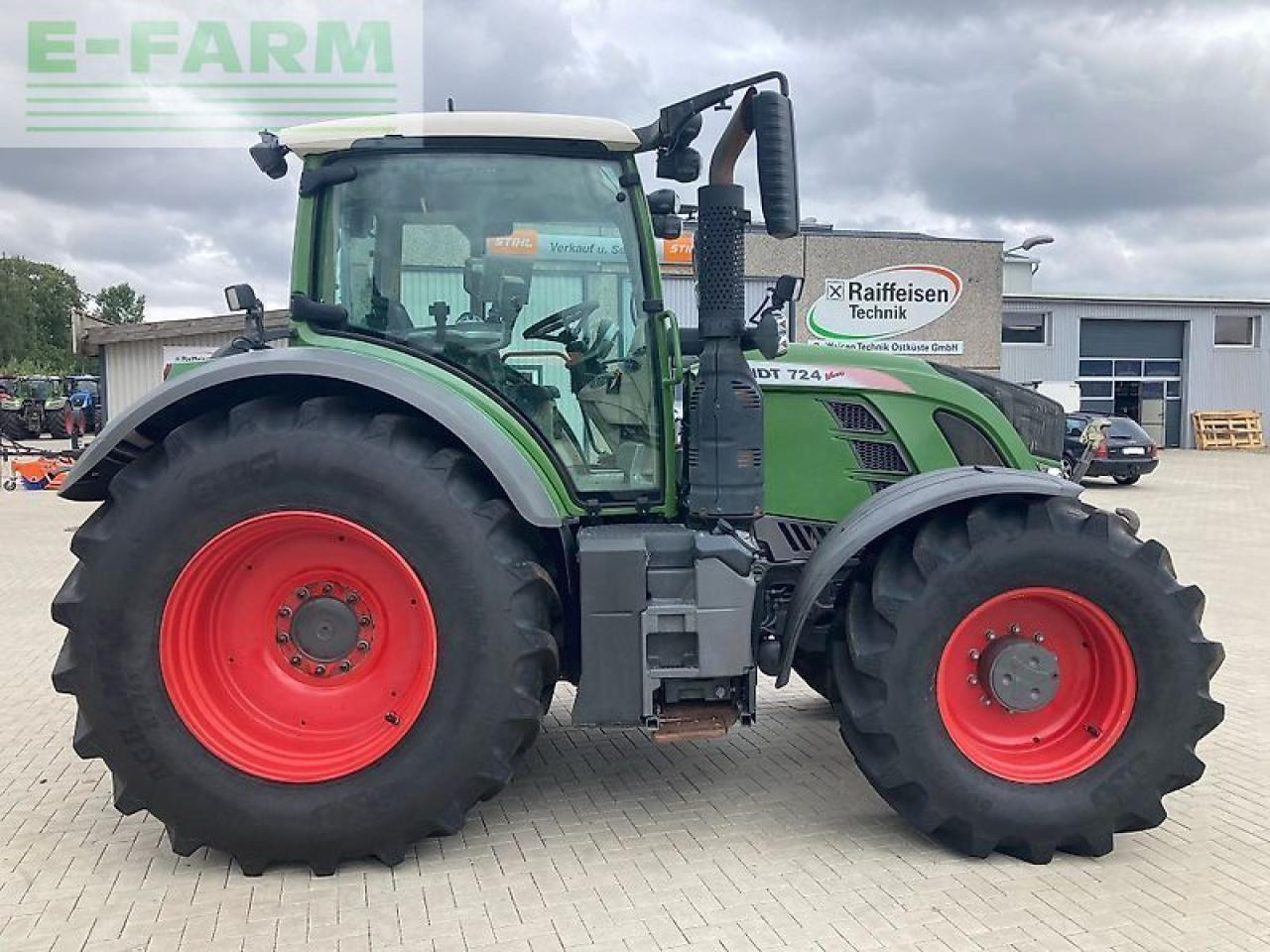 Fendt 724 vario s4 - Traktor: gambar 1 Fendt 724 vario s4 - Traktor: gambar 1