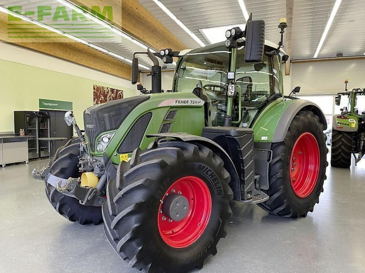 Fendt 724 vario s4 profi plus - Traktor: gambar 1 Fendt 724 vario s4 profi plus - Traktor: gambar 1