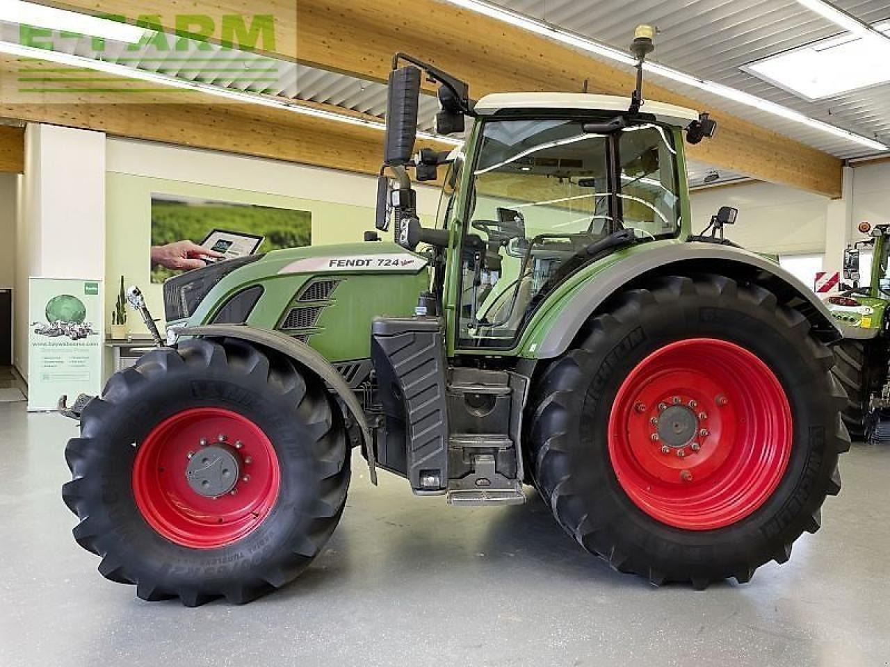 Fendt 724 vario s4 profi plus - Traktor: gambar 2 Fendt 724 vario s4 profi plus - Traktor: gambar 2