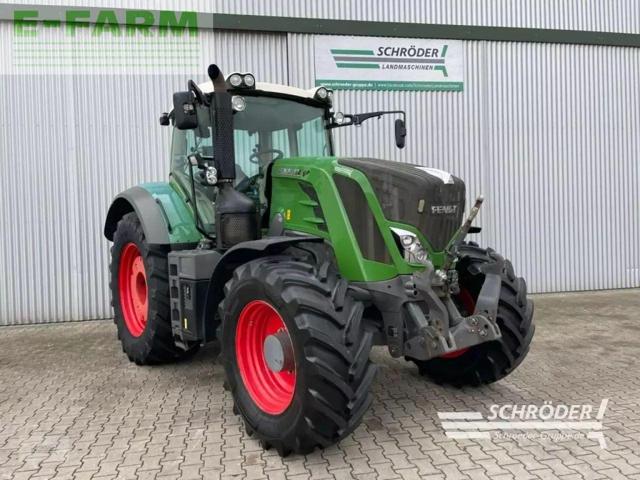 Fendt 824 vario s4 profi plus ProfiPlus - Traktor: gambar 1 Fendt 824 vario s4 profi plus ProfiPlus - Traktor: gambar 1