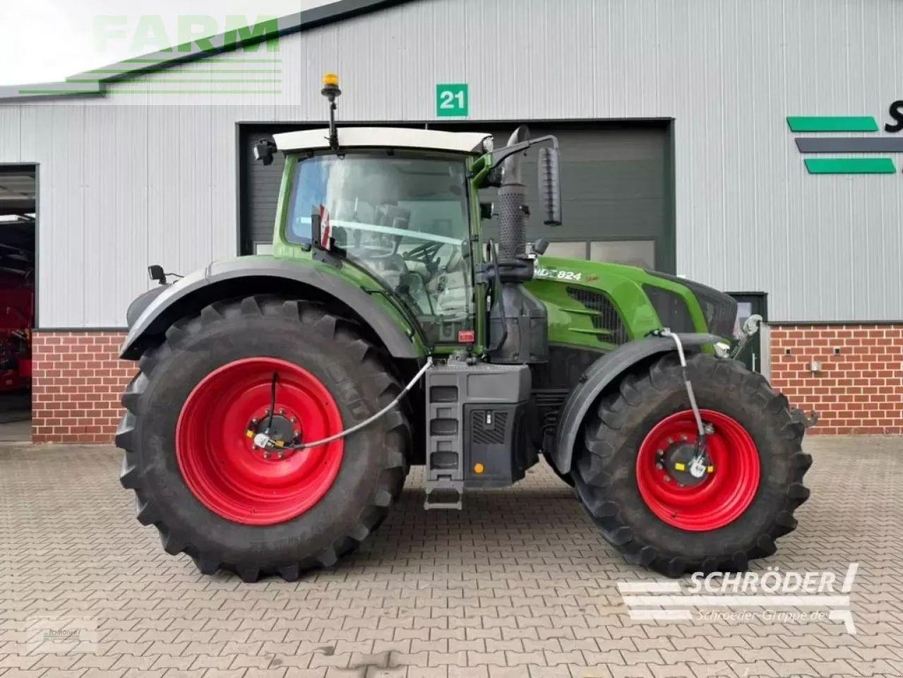 Fendt 824 vario s4 profi plus ProfiPlus - Traktor: gambar 2 Fendt 824 vario s4 profi plus ProfiPlus - Traktor: gambar 2