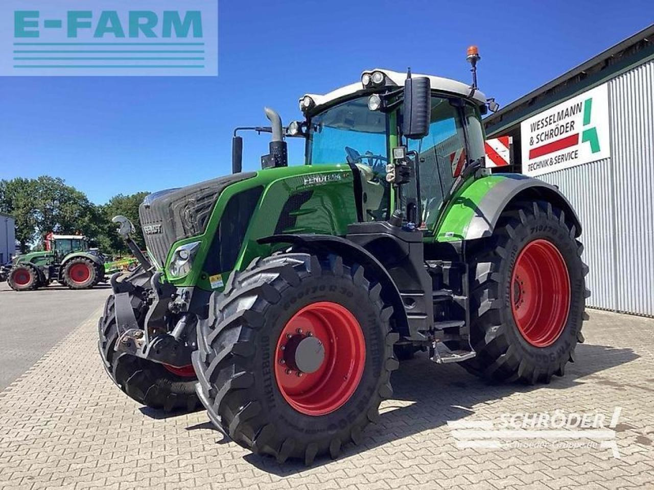 Fendt 824 vario s4 profi plus ProfiPlus - Traktor: gambar 1 Fendt 824 vario s4 profi plus ProfiPlus - Traktor: gambar 1