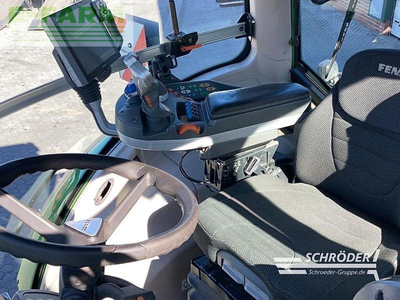 Fendt 824 vario s4 profi plus ProfiPlus - Traktor: gambar 3 Fendt 824 vario s4 profi plus ProfiPlus - Traktor: gambar 3