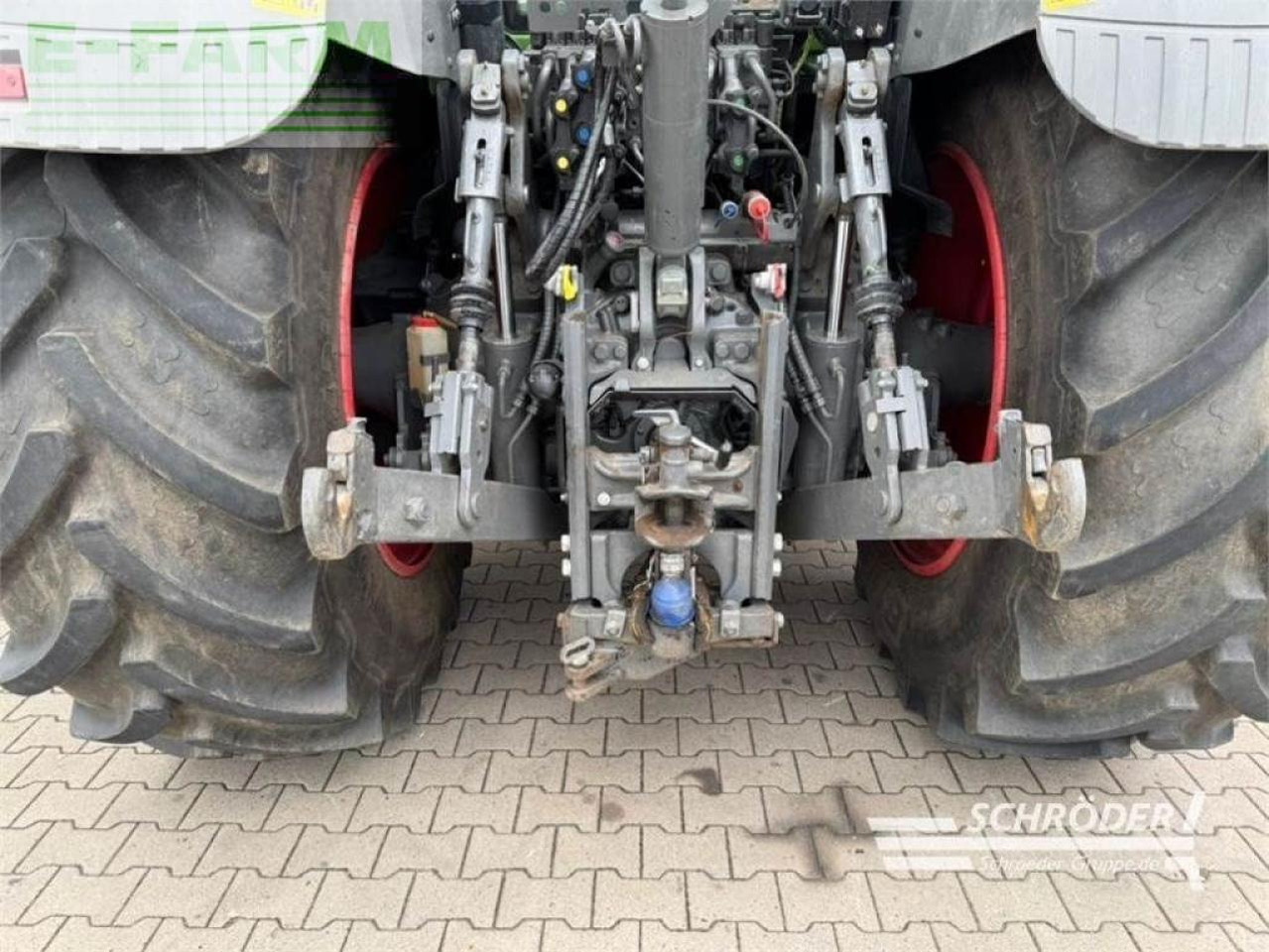 Fendt 824 vario s4 profi plus ProfiPlus - Traktor: gambar 5 Fendt 824 vario s4 profi plus ProfiPlus - Traktor: gambar 5