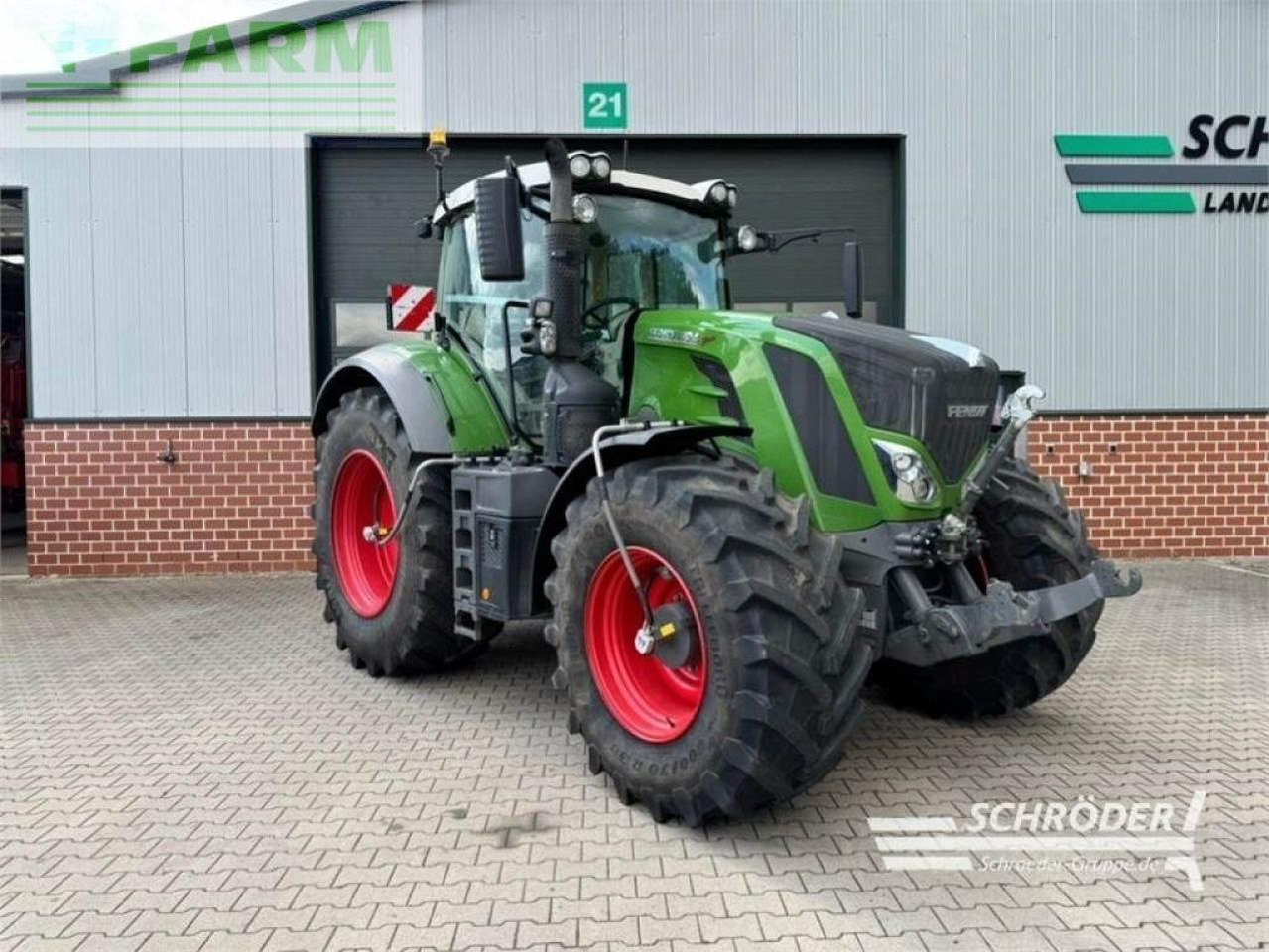 Fendt 824 vario s4 profi plus ProfiPlus - Traktor: gambar 1 Fendt 824 vario s4 profi plus ProfiPlus - Traktor: gambar 1