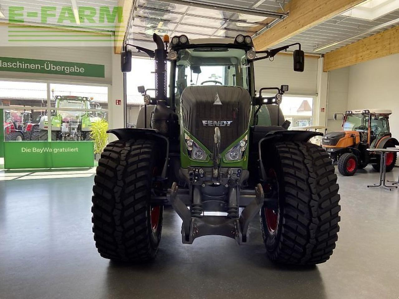 Fendt 826 s4 profi+, motorschaden - Traktor: gambar 4 Fendt 826 s4 profi+, motorschaden - Traktor: gambar 4