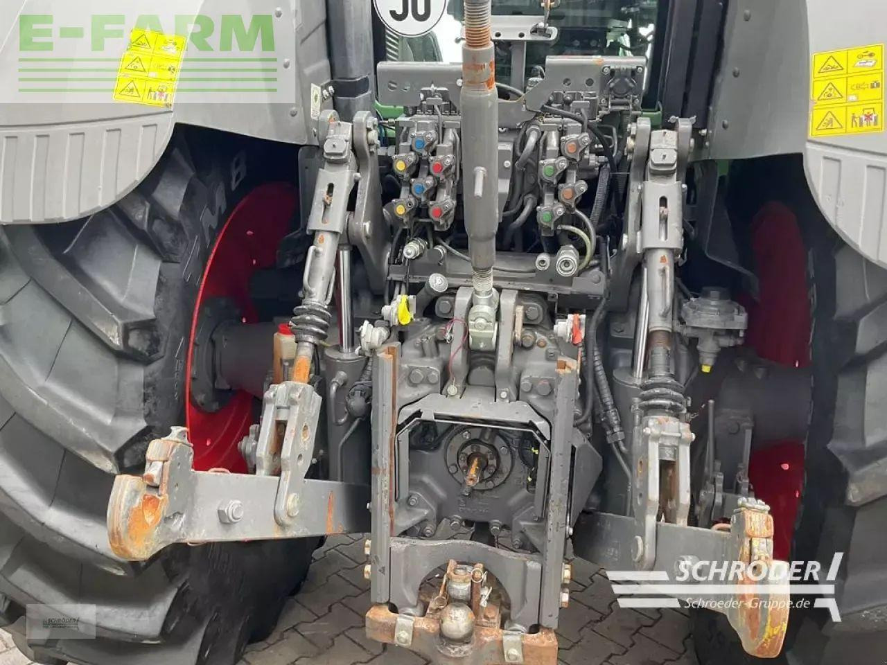 Fendt 826 s4 profi plus - Traktor: gambar 4 Fendt 826 s4 profi plus - Traktor: gambar 4