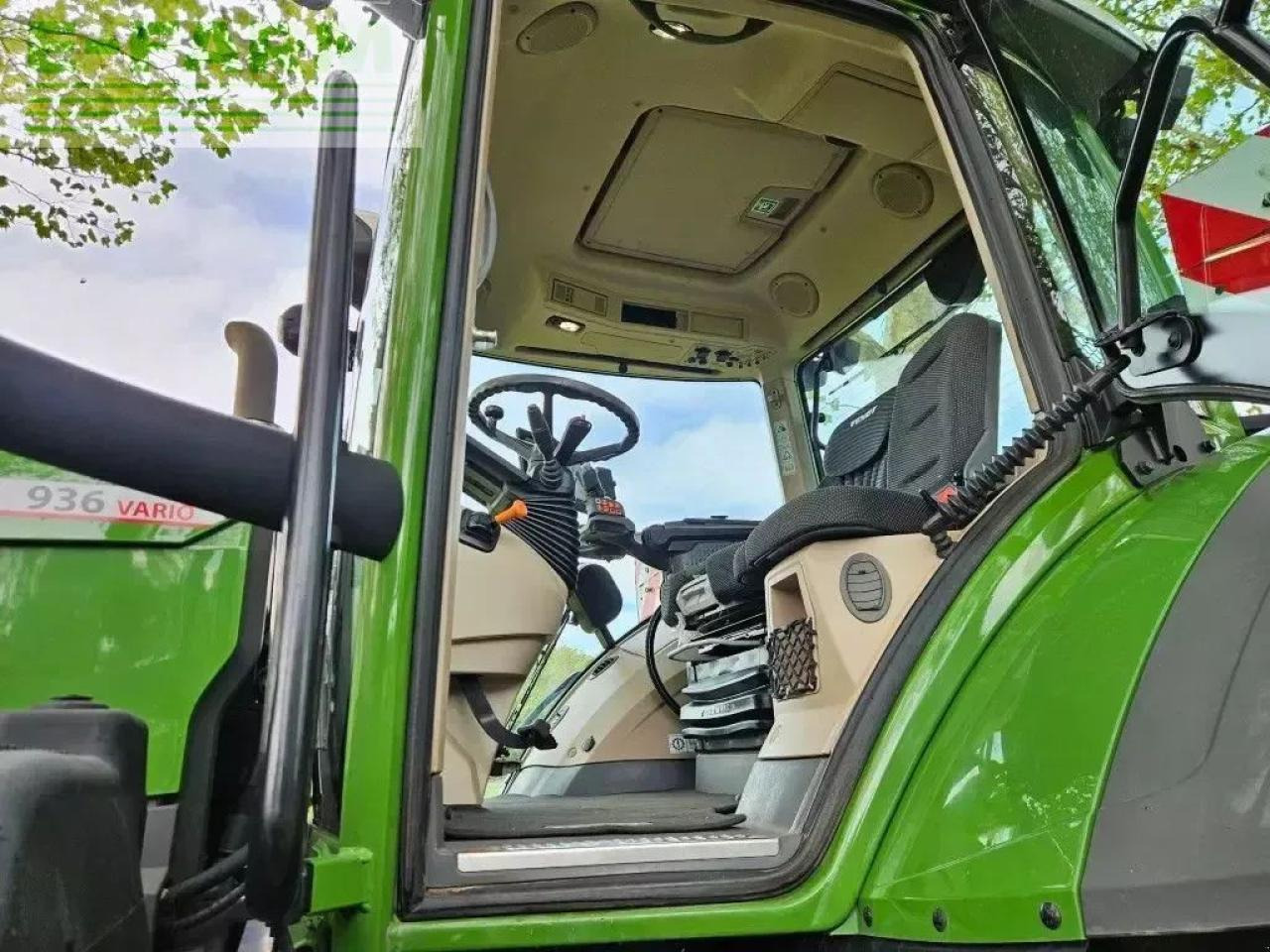 Traktor Fendt 936 vario gen7 profi plus sett. 2 ( 930 933 939 942 ) fzw: gambar 8 Traktor Fendt 936 vario gen7 profi plus sett. 2 ( 930 933 939 942 ) fzw: gambar 8