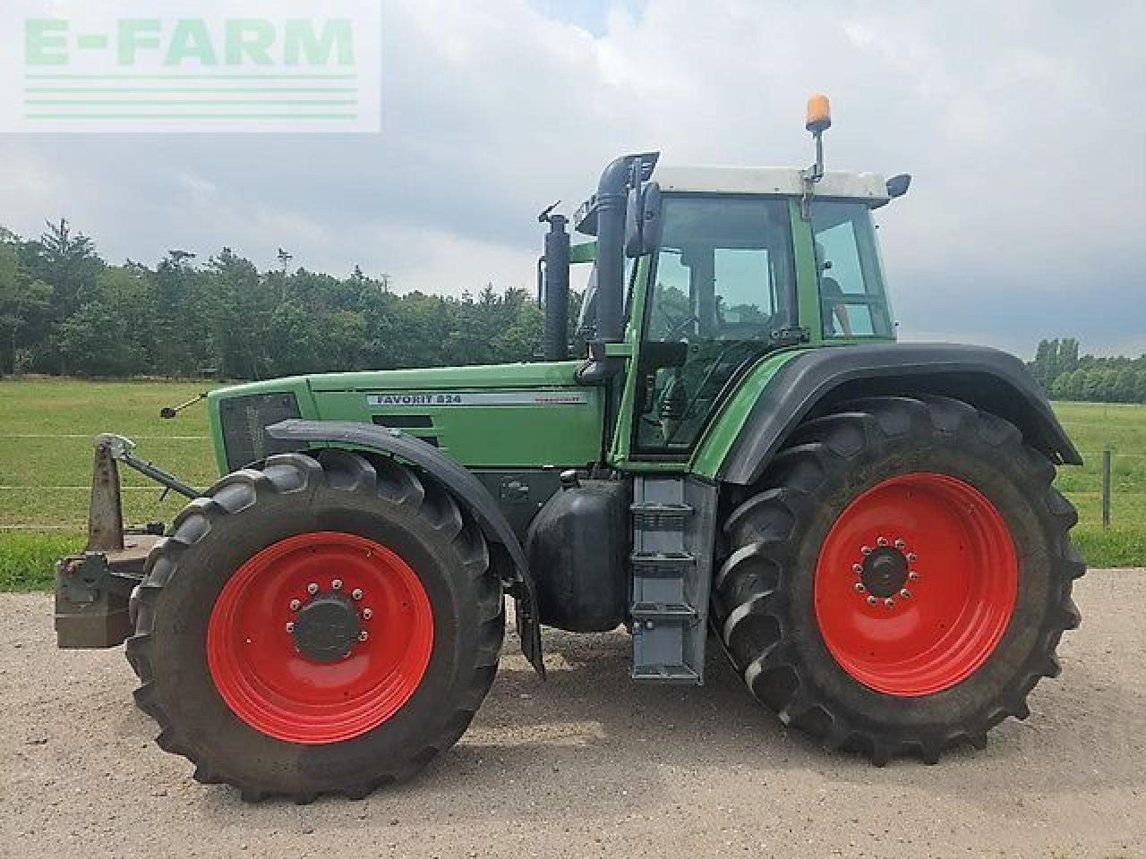 Traktor Fendt favorit 824 turboshift ( 816 818 822 ): gambar 6
