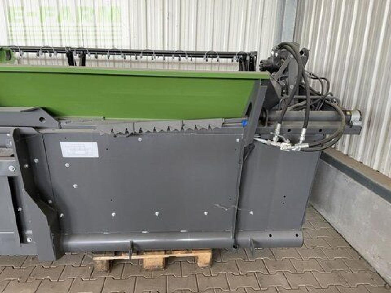 Fendt schneidwerk pf 5,50m (18') - Lampiran pemanen pakan ternak: gambar 4 Fendt schneidwerk pf 5,50m (18') - Lampiran pemanen pakan ternak: gambar 4