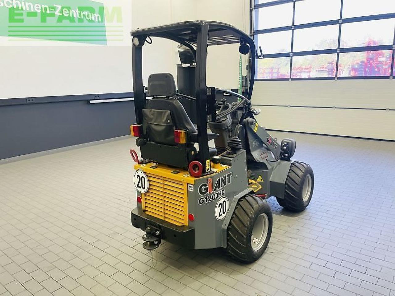 Giant g1200 hd - Ekskavator mini: gambar 5 Giant g1200 hd - Ekskavator mini: gambar 5