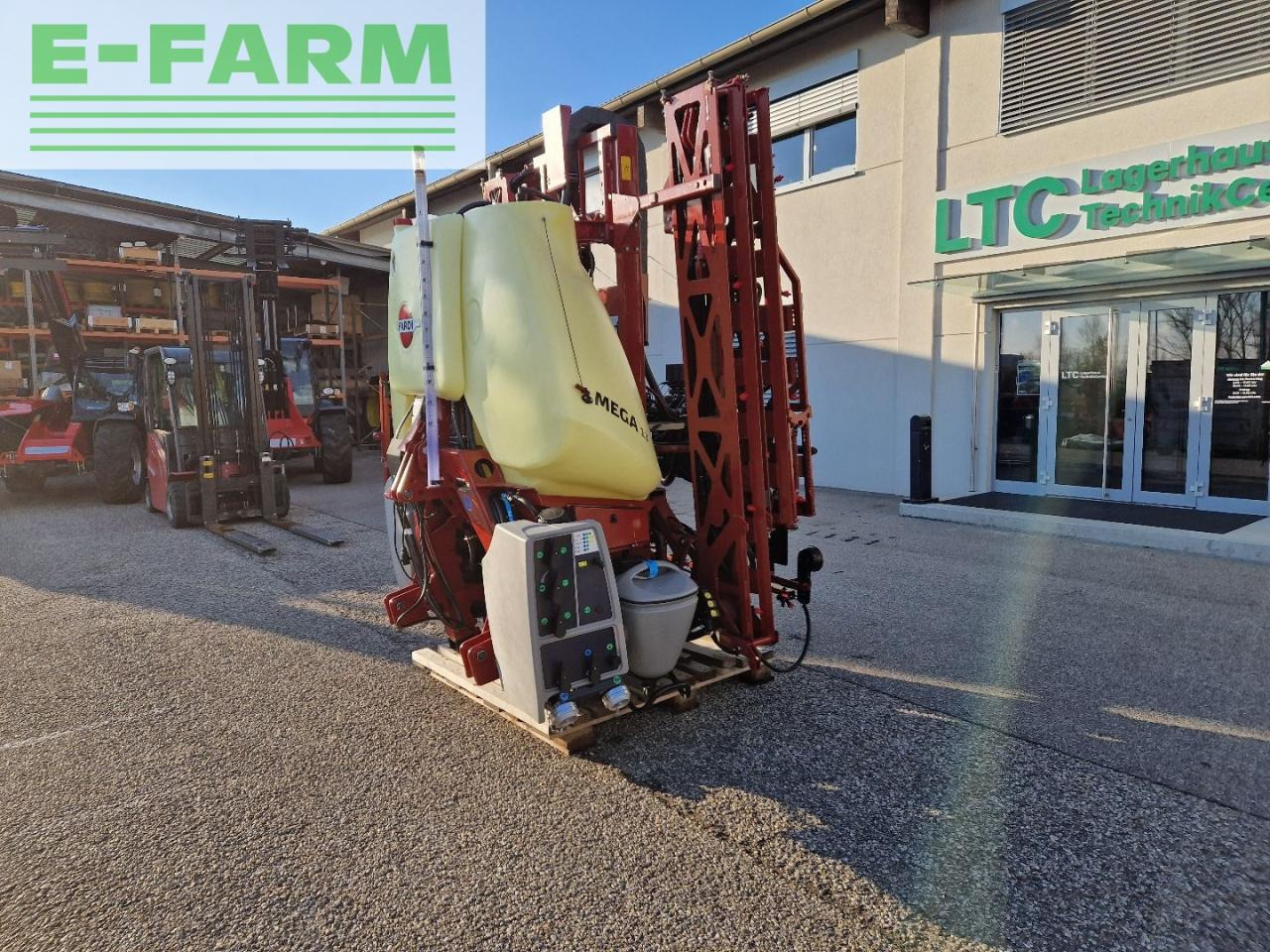 Hardi Mega 12 - Penyemprot traktor: gambar 1 Hardi Mega 12 - Penyemprot traktor: gambar 1