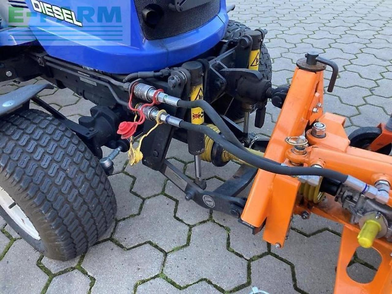 Iseki tgx 237 kehrmaschine, sichermäher - Traktor: gambar 3 Iseki tgx 237 kehrmaschine, sichermäher - Traktor: gambar 3