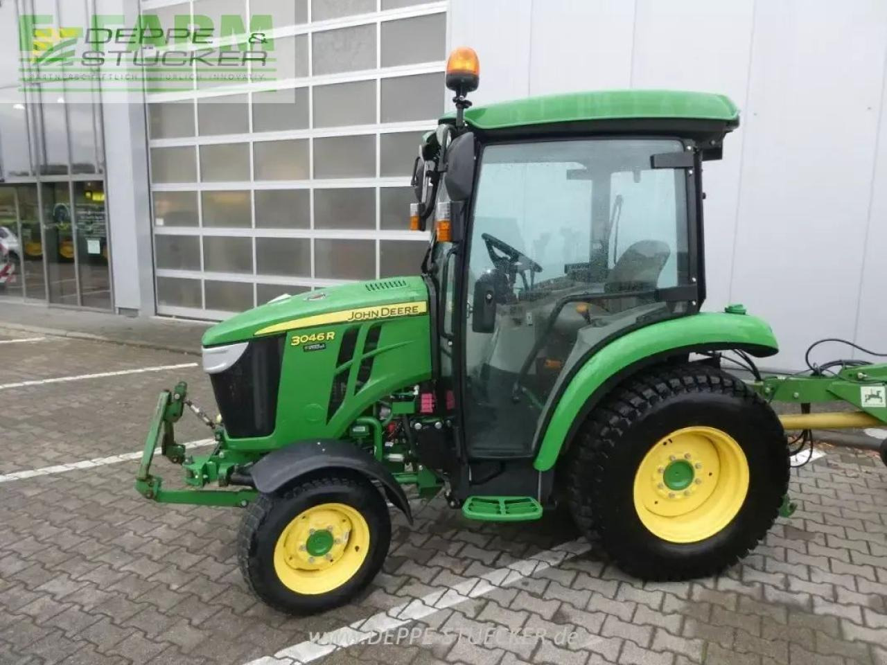 John Deere 3046r - Traktor: gambar 1 John Deere 3046r - Traktor: gambar 1