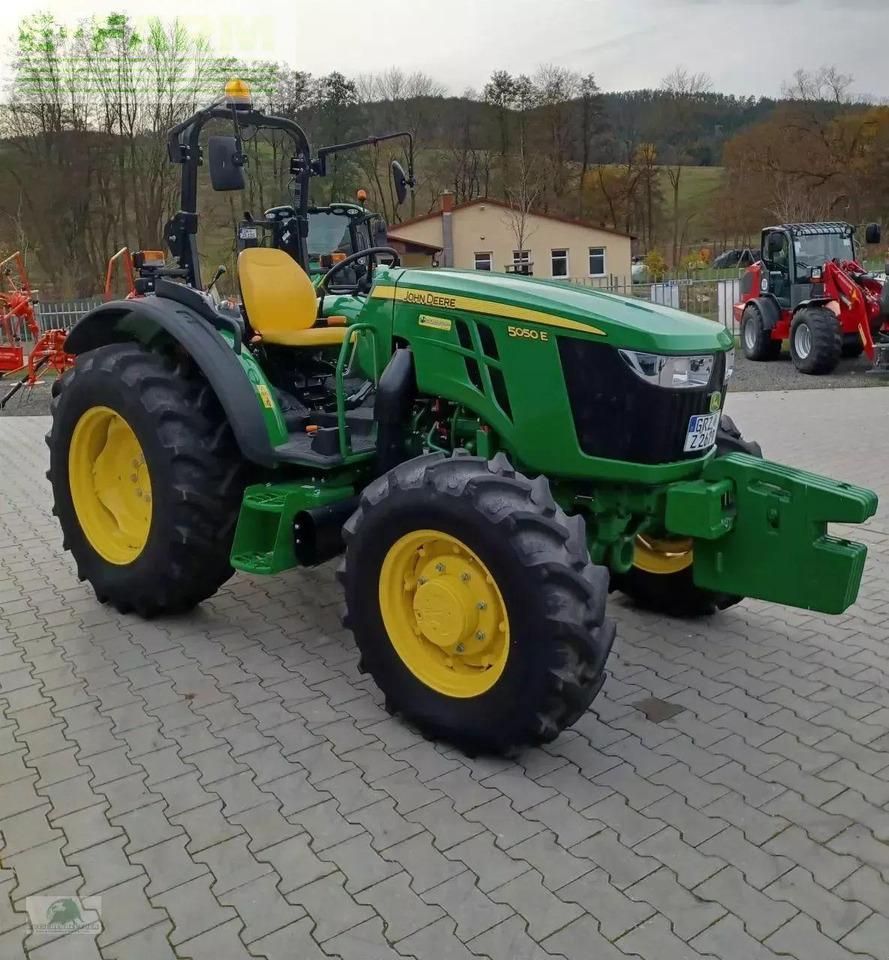 John Deere 5050e - Traktor: gambar 3 John Deere 5050e - Traktor: gambar 3