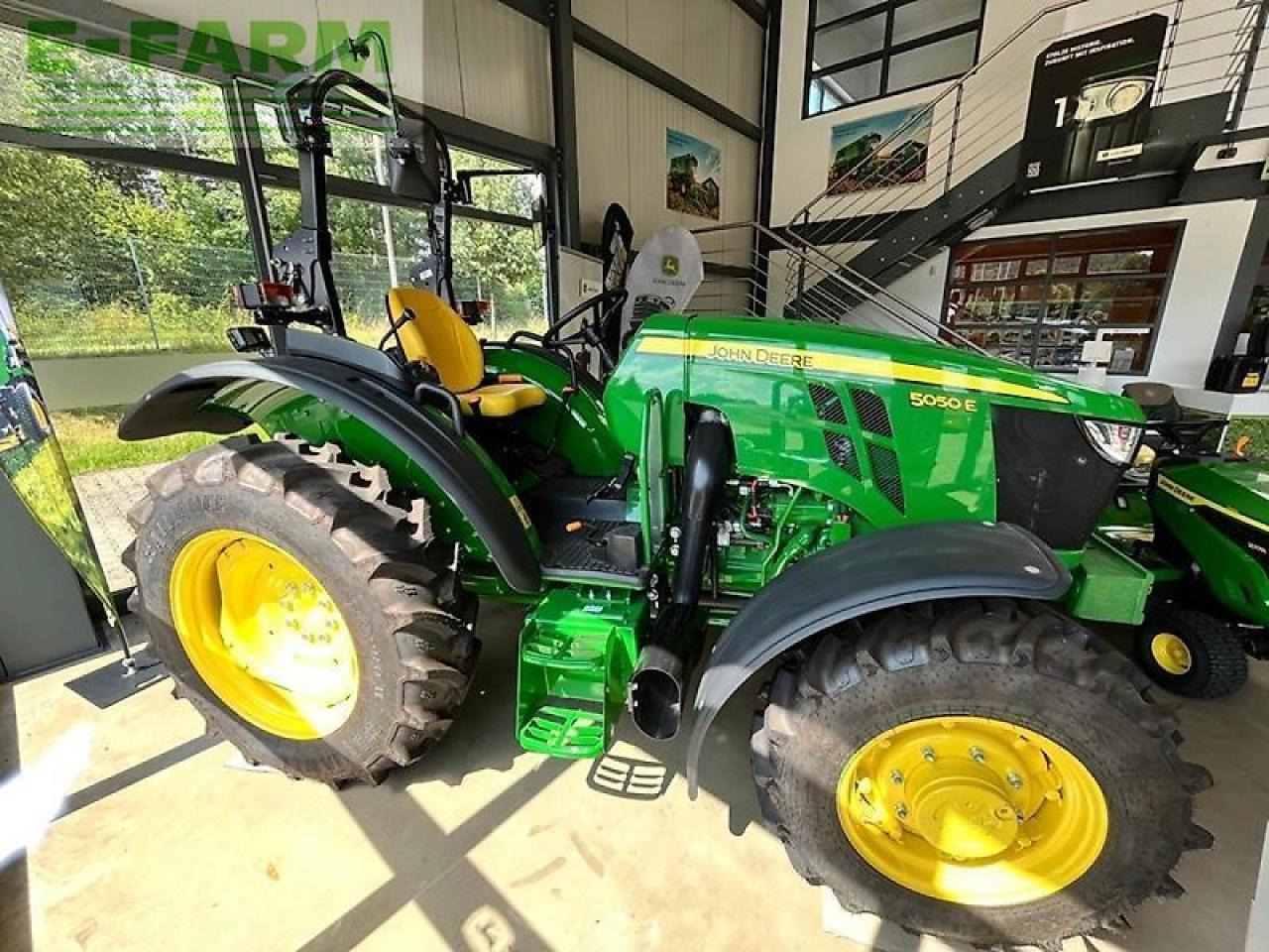John Deere 5050e - Traktor: gambar 2 John Deere 5050e - Traktor: gambar 2
