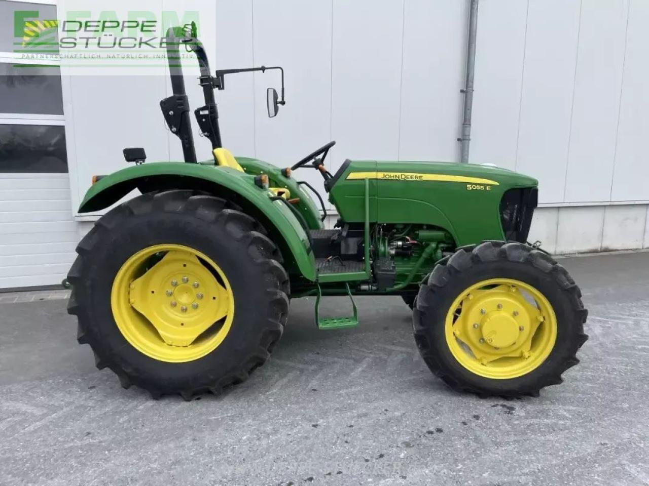 John Deere 5055e - Traktor: gambar 3 John Deere 5055e - Traktor: gambar 3
