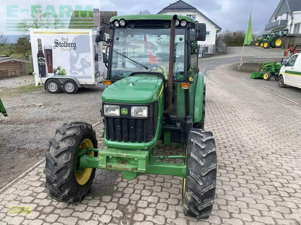 Traktor John Deere 5055e: gambar 6