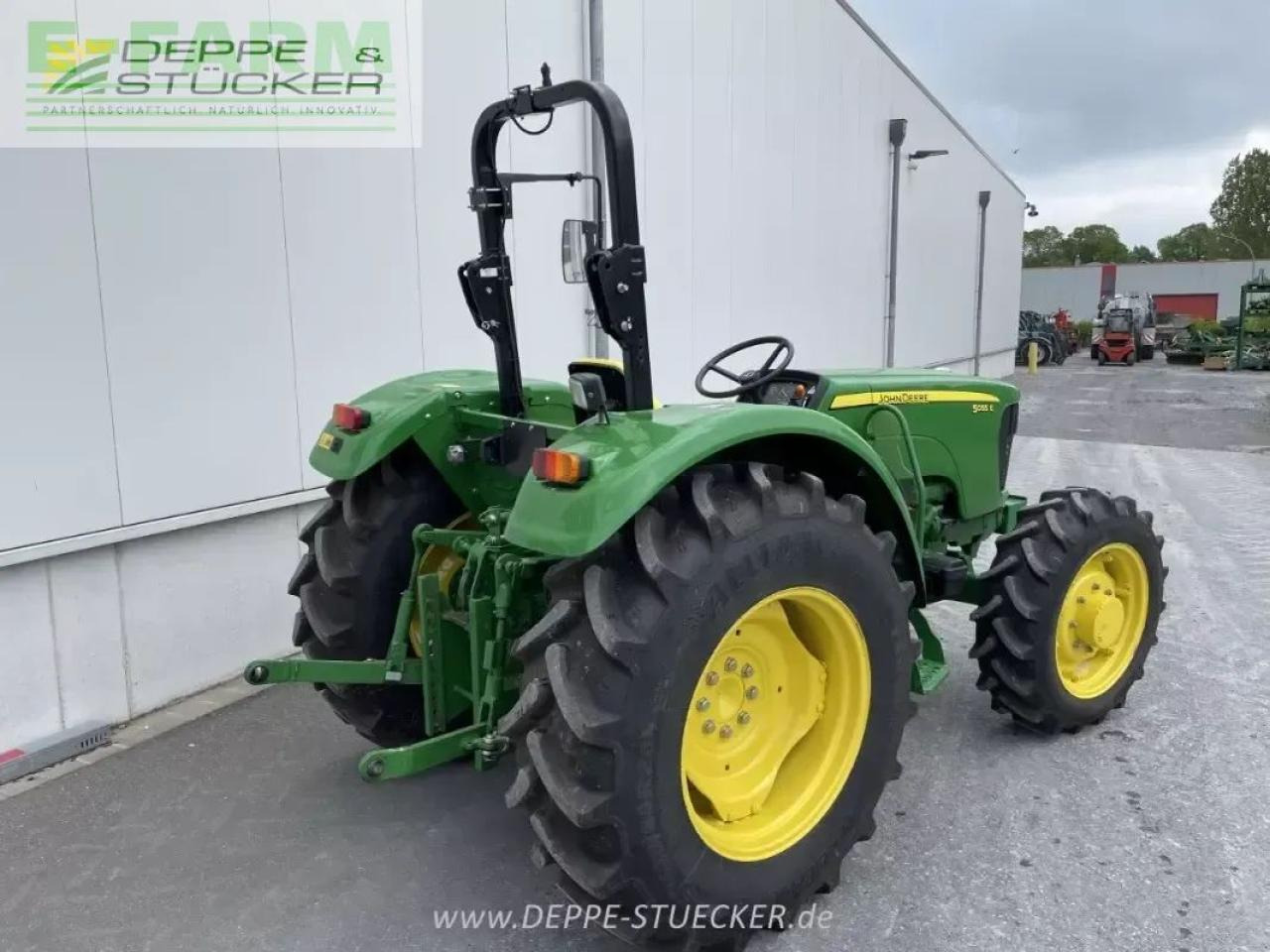 John Deere 5055e - Traktor: gambar 2 John Deere 5055e - Traktor: gambar 2