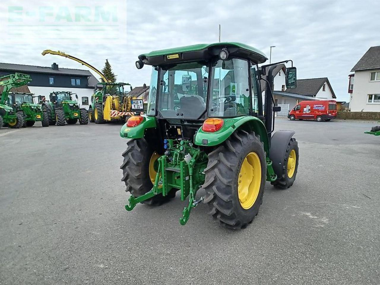John Deere 5058e - Traktor: gambar 4 John Deere 5058e - Traktor: gambar 4