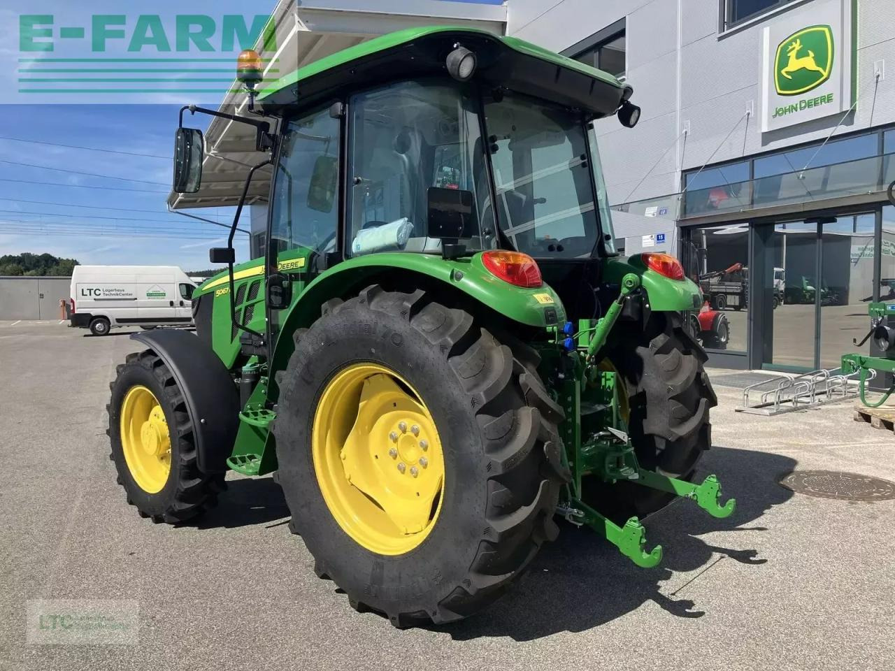 John Deere 5067e - Traktor: gambar 4 John Deere 5067e - Traktor: gambar 4