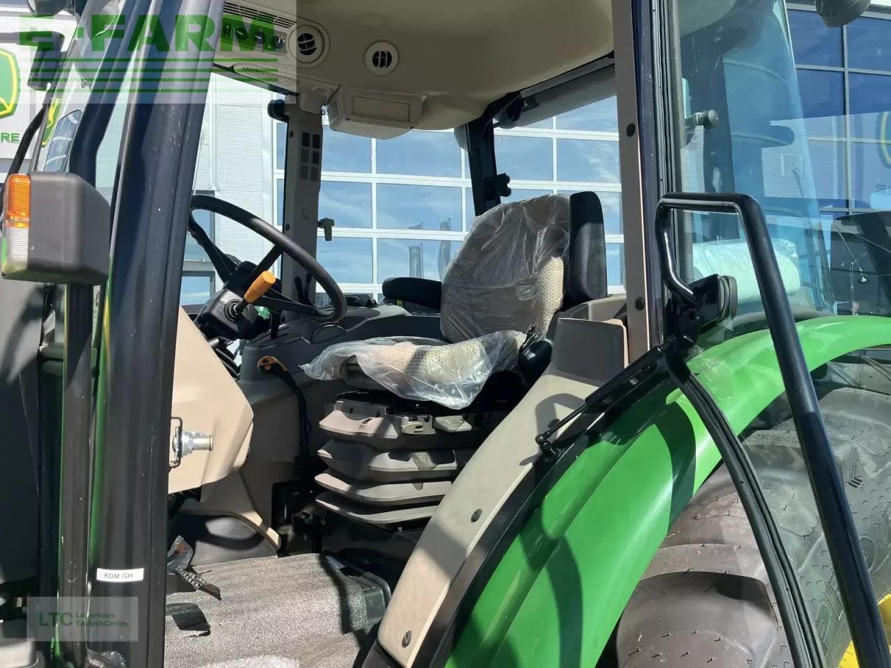 John Deere 5067e - Traktor: gambar 5 John Deere 5067e - Traktor: gambar 5