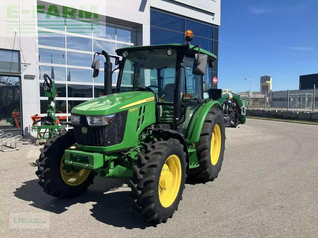 John Deere 5067e - Traktor: gambar 1 John Deere 5067e - Traktor: gambar 1
