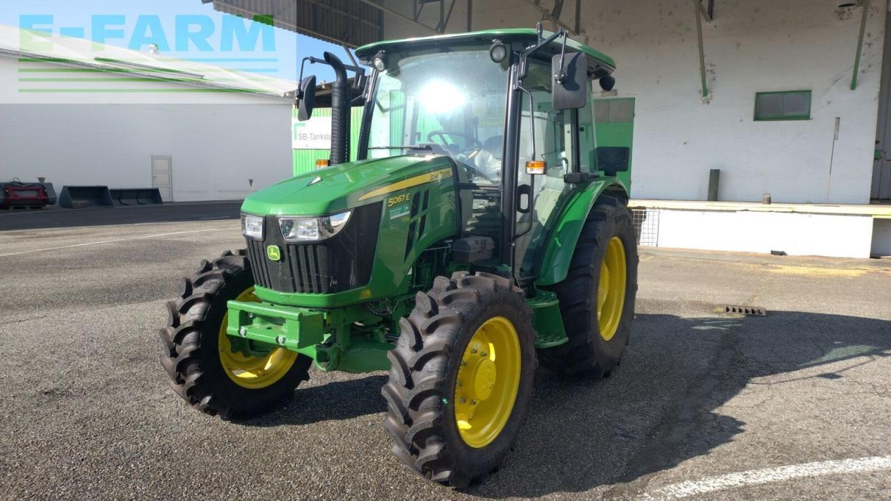 John Deere 5067e - Traktor: gambar 1 John Deere 5067e - Traktor: gambar 1