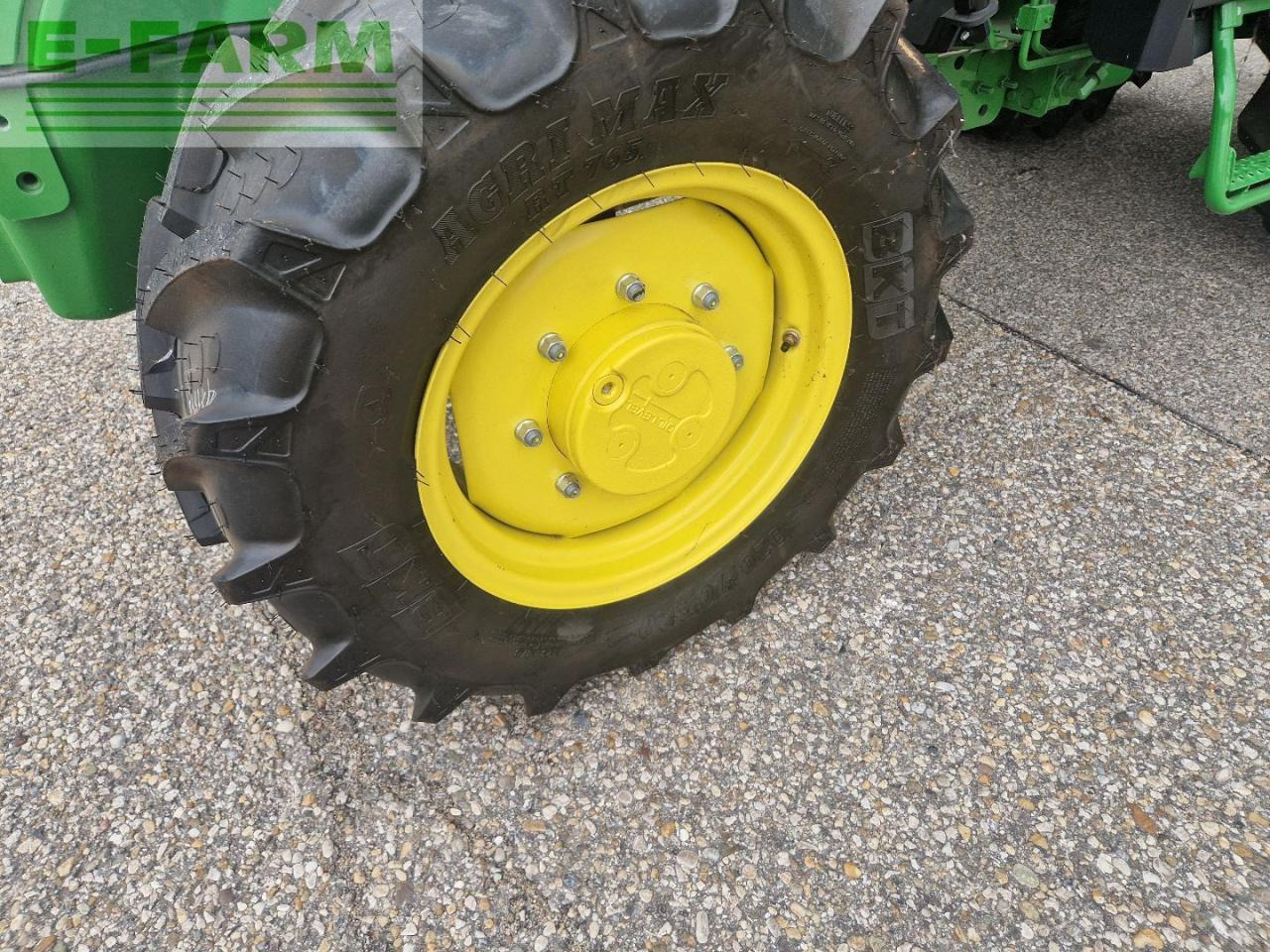 Traktor John Deere 5075 GF: gambar 9