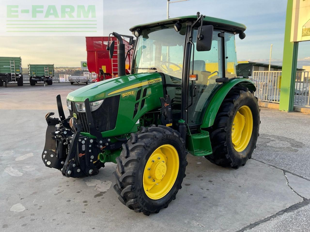John Deere 5075E - Traktor: gambar 1 John Deere 5075E - Traktor: gambar 1