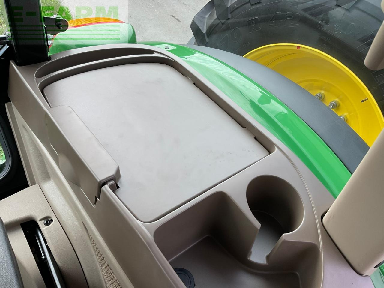 Traktor John Deere 5095M: gambar 11