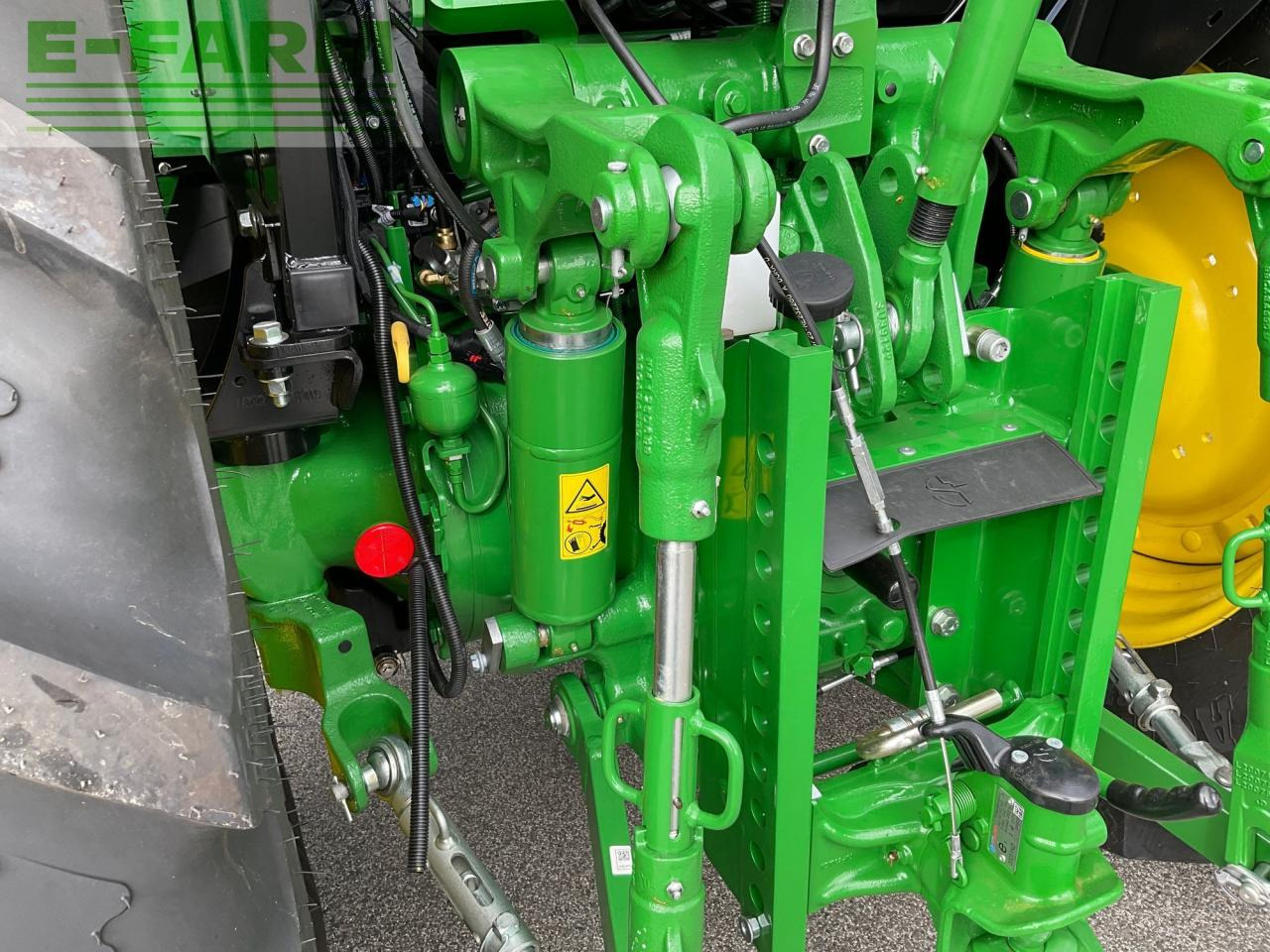 Traktor John Deere 5095M: gambar 28
