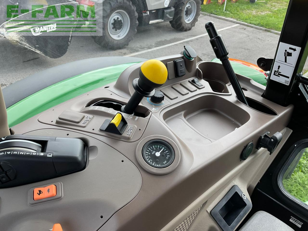 Traktor John Deere 5095M: gambar 23