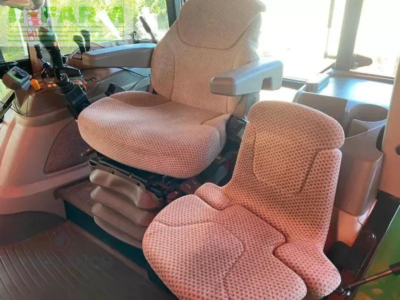 John Deere 5100r - Traktor: gambar 4 John Deere 5100r - Traktor: gambar 4
