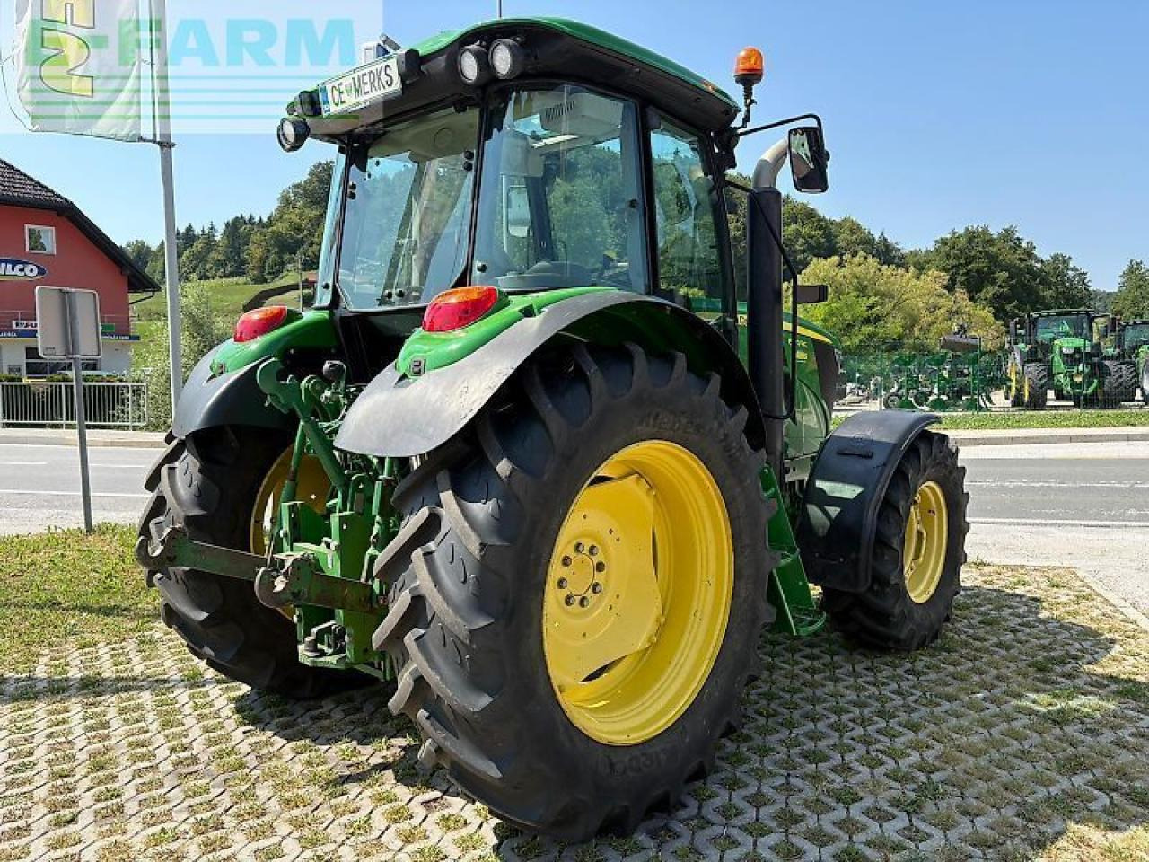 Traktor John Deere 6100rc: gambar 6 Traktor John Deere 6100rc: gambar 6