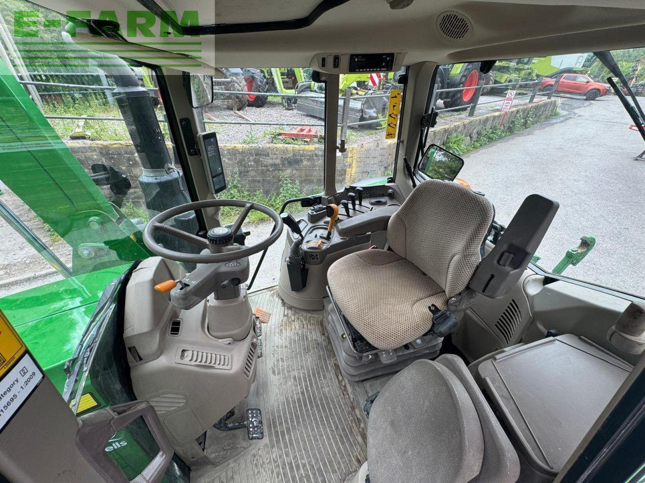 John Deere 6110M - Traktor: gambar 2 John Deere 6110M - Traktor: gambar 2