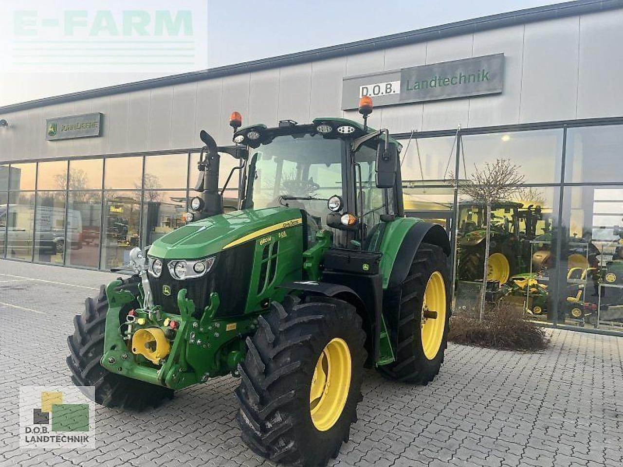 John Deere 6110m - Traktor: gambar 1 John Deere 6110m - Traktor: gambar 1