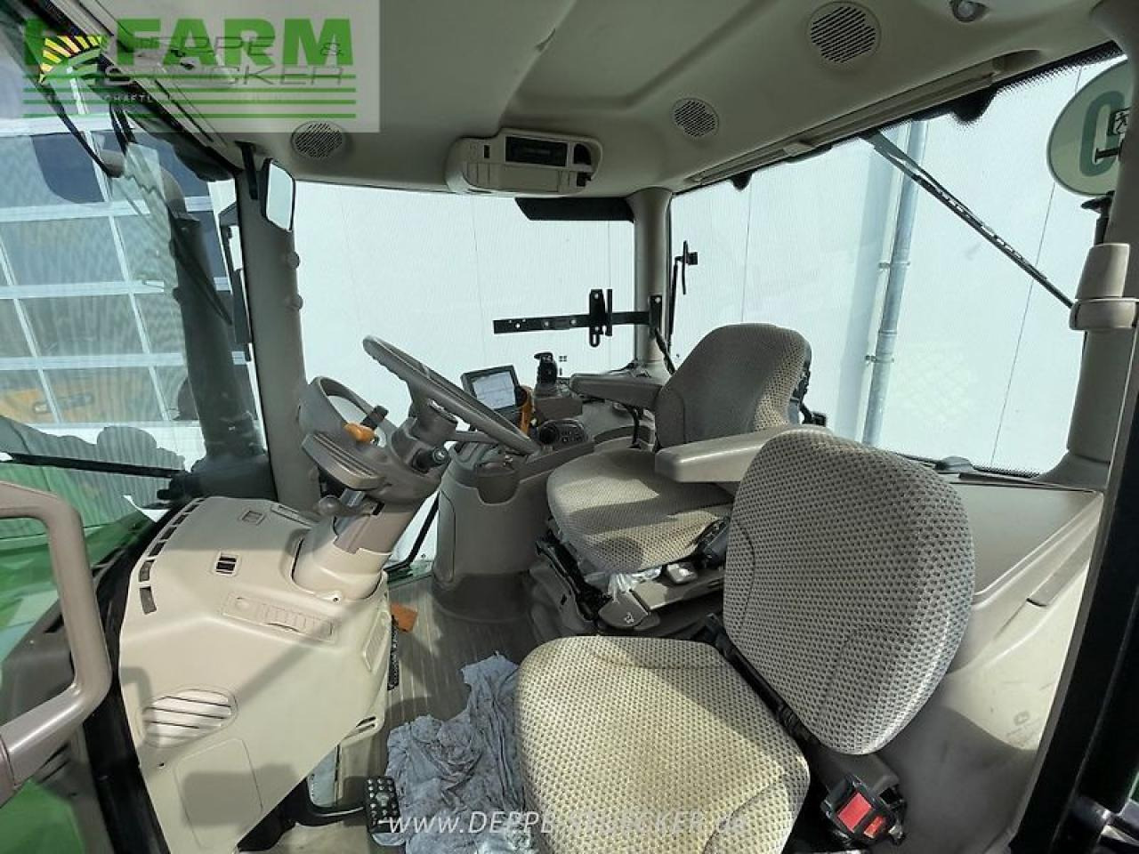 Traktor John Deere 6110r: gambar 11