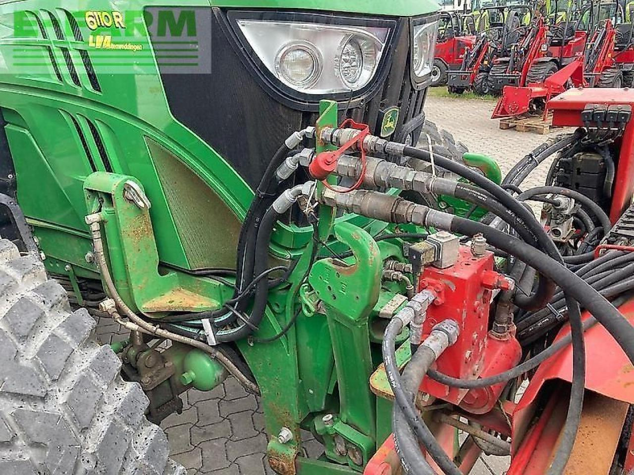 Traktor John Deere 6110r kommunal: gambar 10