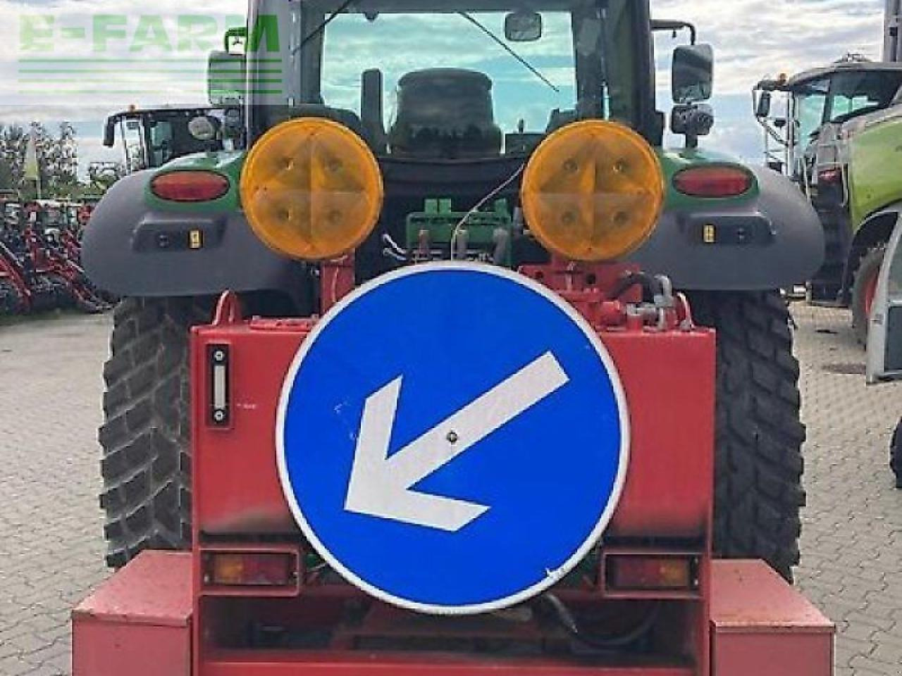 Traktor John Deere 6110r kommunal: gambar 6