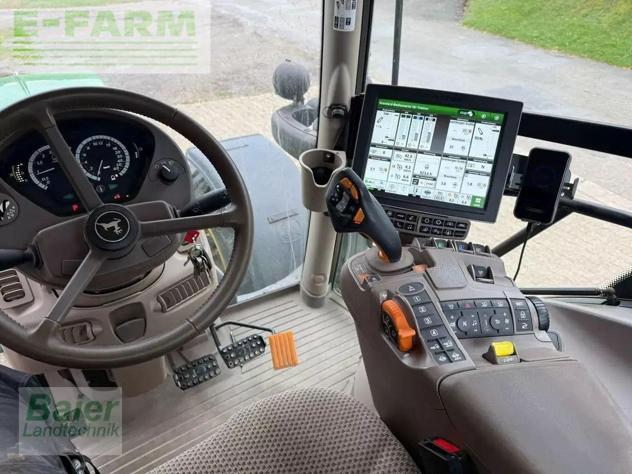 Traktor John Deere 6130 r: gambar 6