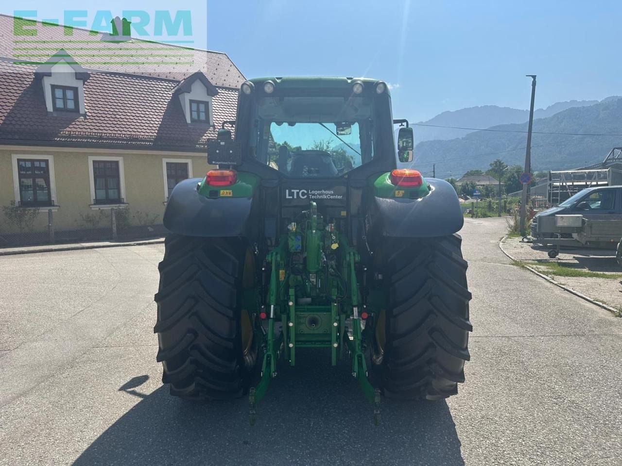 Traktor John Deere 6155M: gambar 7 Traktor John Deere 6155M: gambar 7