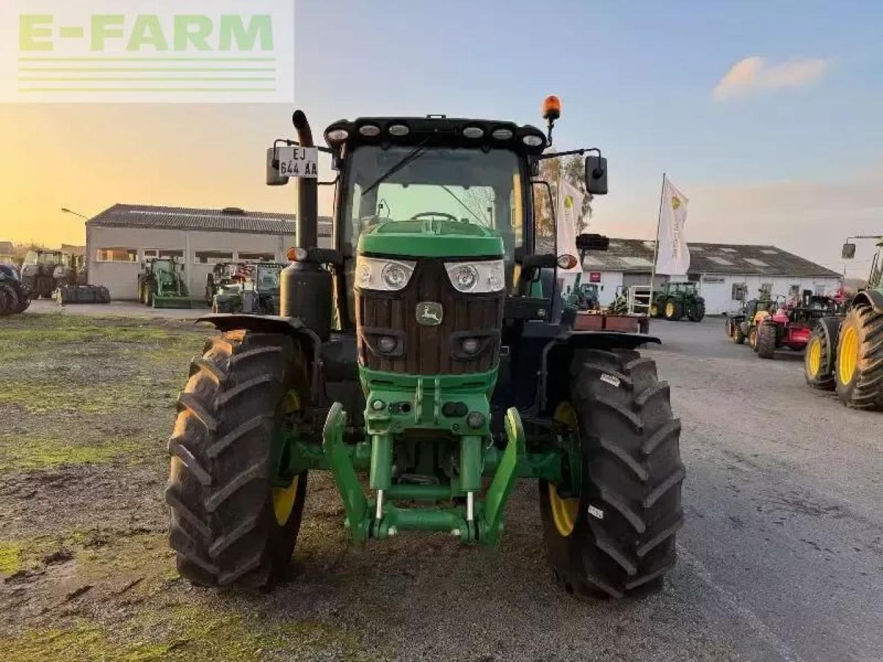 John Deere 6155r - Traktor: gambar 2 John Deere 6155r - Traktor: gambar 2